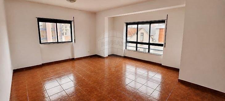 Best Properties for Sale in Caldas da Rainha