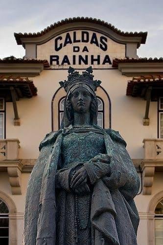 Grocery Stores Open Today in Caldas da Rainha