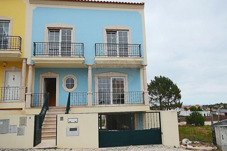 Houses for Sale Near Óbidos Lagoon