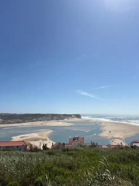 Jovem de 18 anos gravemente ferido após mergulho na Foz do Arelho
